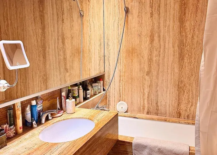 Charming Flat Beside Champs-elysees Appartement Parijs